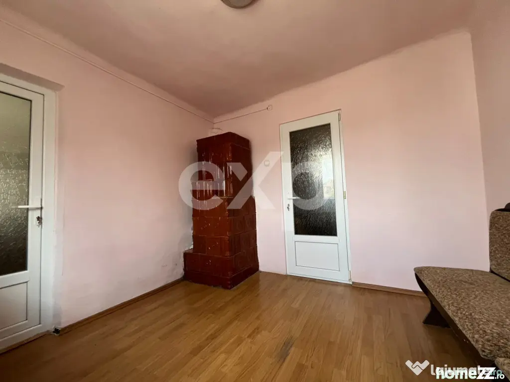 Casă cu 3 camere și teren 1.140 mp toate utilitățile, an - Pucioasa (Dambovita)