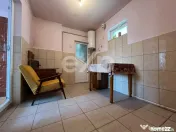 Casă cu 3 camere și teren 1.140 mp toate utilitățile, an