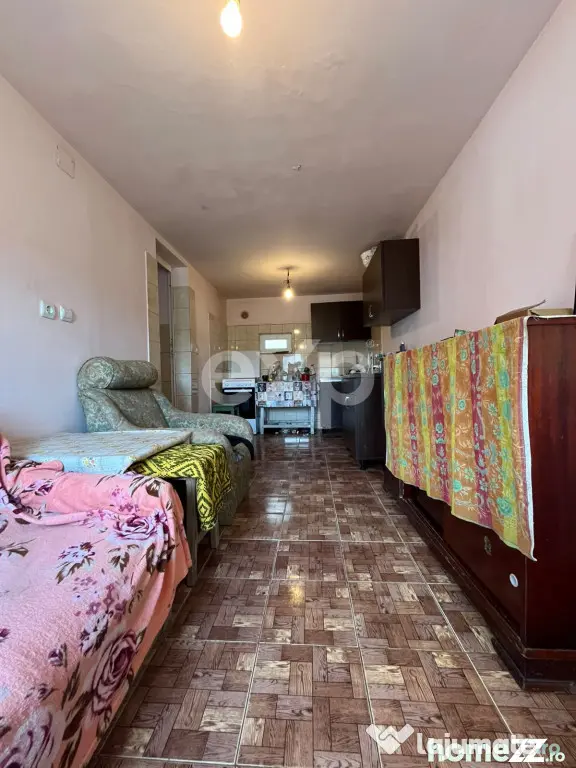 Casă cu 3 camere și teren 1.140 mp toate utilitățile, an - Pucioasa (Dambovita)