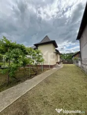 Casă cu 3 camere și teren 1.140 mp toate utilitățile, an 