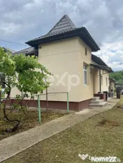 Casă cu 3 camere și teren 1.140 mp toate utilitățile, an