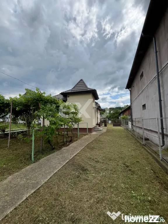 Casă cu 3 camere și teren 1.140 mp toate utilitățile, an - Pucioasa (Dambovita)