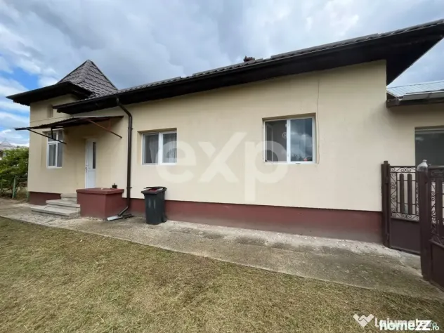 Casă cu 3 camere și teren 1.140 mp toate utilitățile, an - Pucioasa (Dambovita)