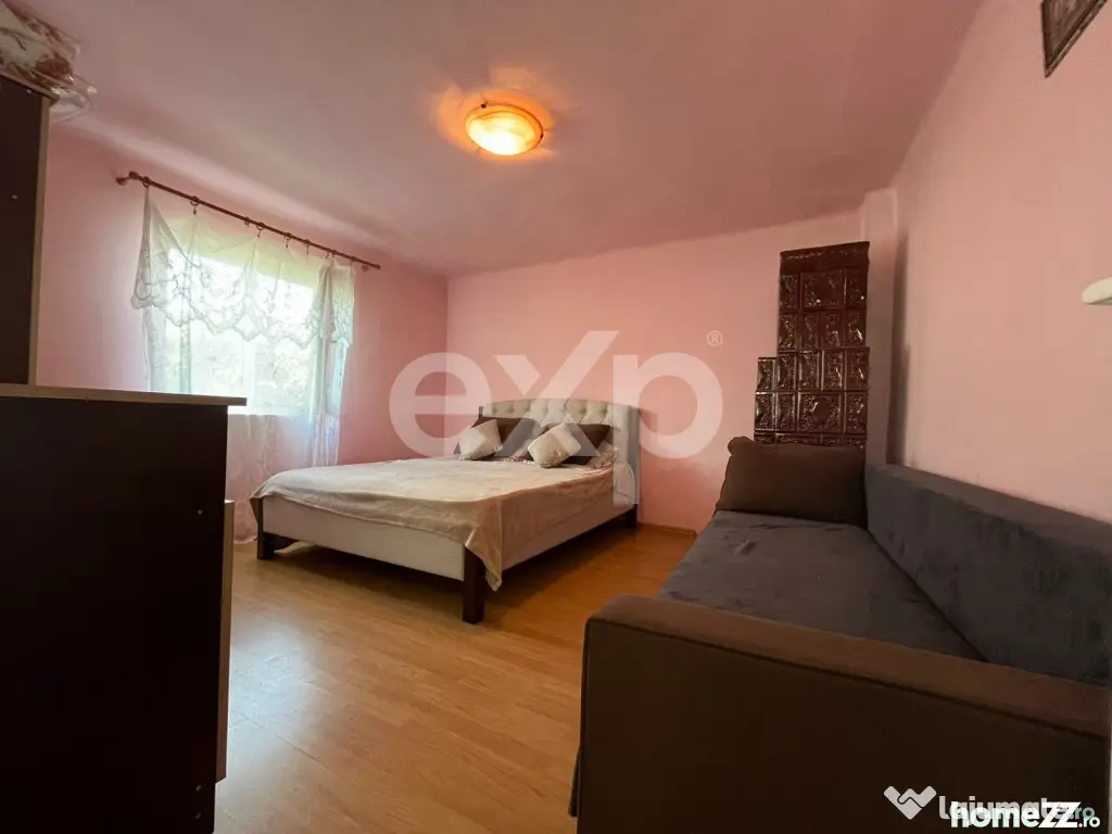 Casă cu 3 camere și teren 1.140 mp toate utilitățile, an - Pucioasa (Dambovita)