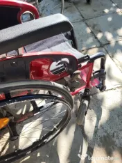 scaun cu rotile pentru persoane cu dizabilitari