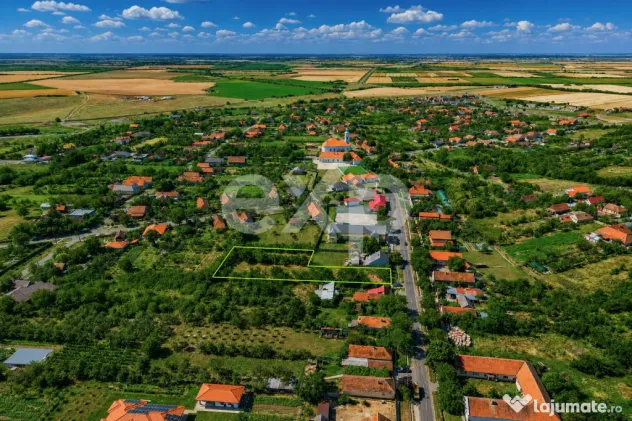 De vânzare: teren în centrul localității Ianova