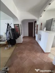 Apartament 3 camere | 2 Bai | Balcon | Centrul Civic