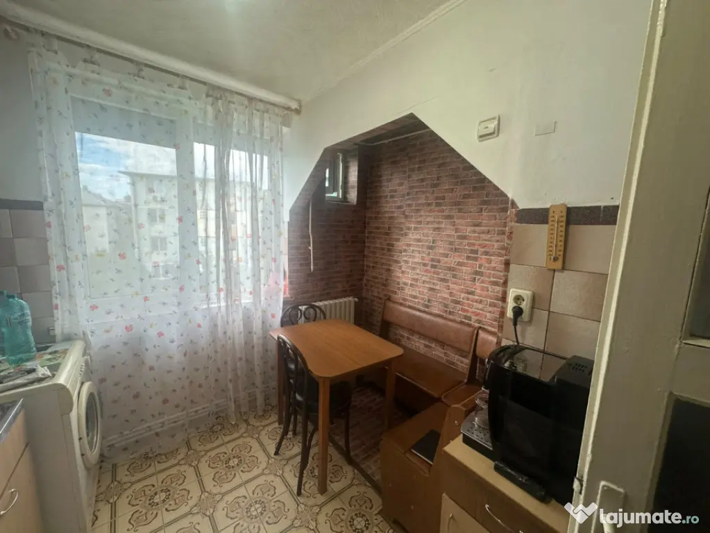 Apartament 2 camere decomandat 50,5 mp, Vedere bilaterală,