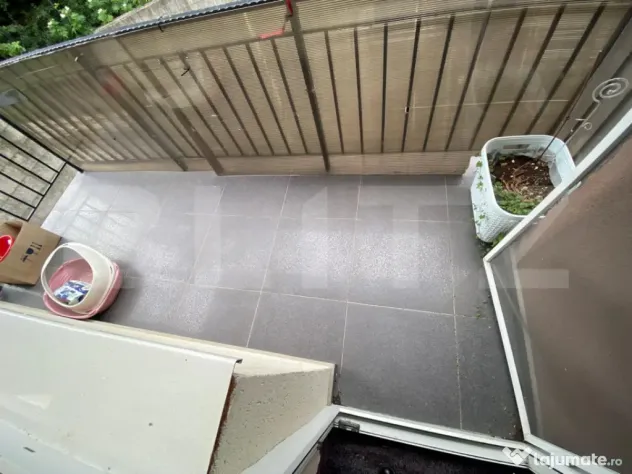 Apartament 3 camere, etaj 2, parcare, bloc cu lift, zona Edg