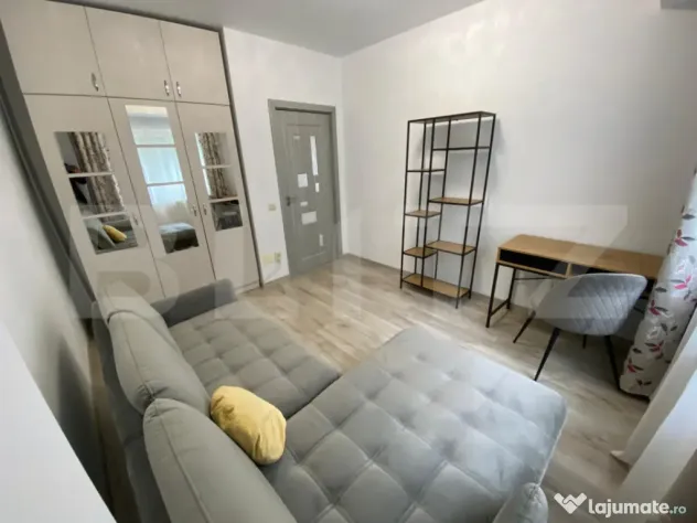 Apartament 3 camere, etaj 2, parcare, bloc cu lift, zona Edg