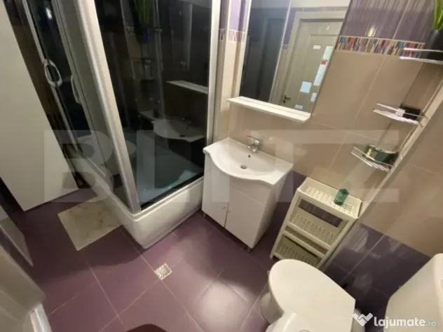 Apartament 3 camere, etaj 2, parcare, bloc cu lift, zona Edg