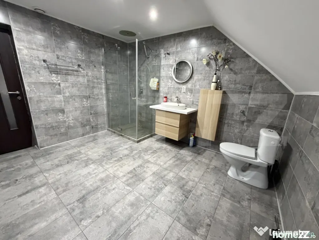 Casa de vanzare cu spatiu comercial, service auto si teren 3