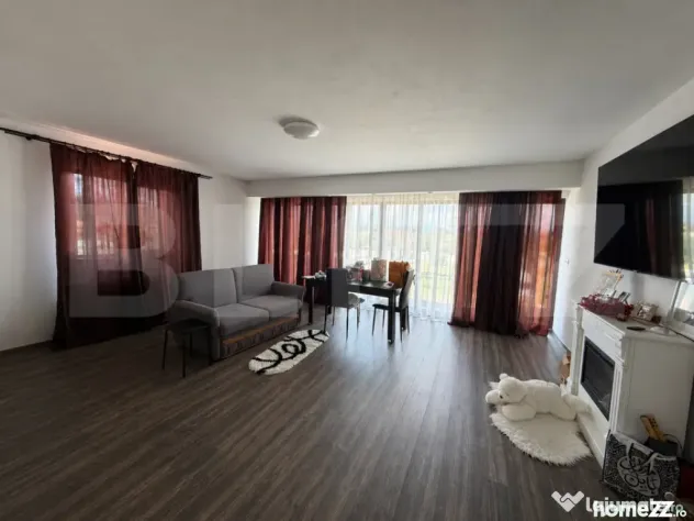 Casa de vanzare cu spatiu comercial, service auto si teren 3