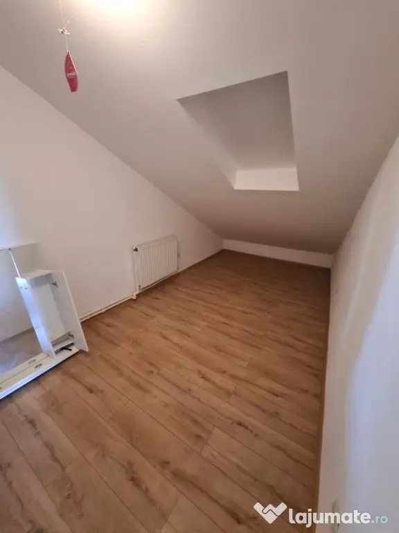 Inchiriez apart 4 camere Parneava - Str. Oituz ID:45325