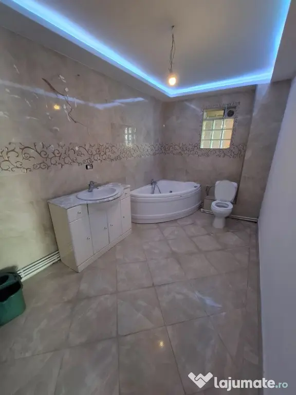 Inchiriez apart 4 camere Parneava - Str. Oituz ID:45325