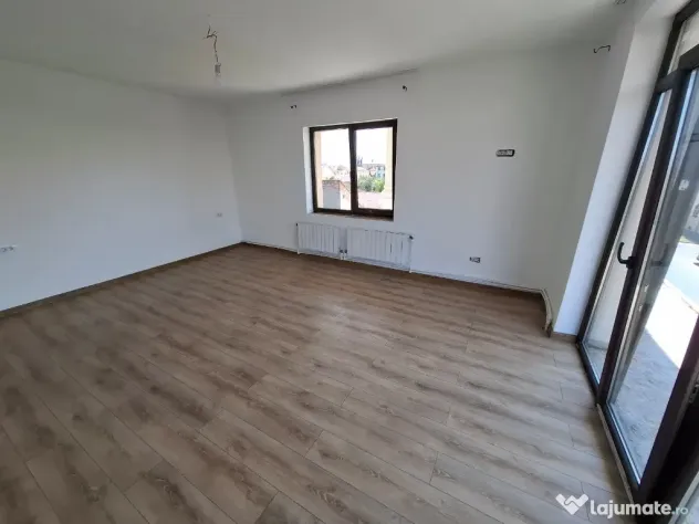 Inchiriez apart 4 camere Parneava - Str. Oituz ID:45325