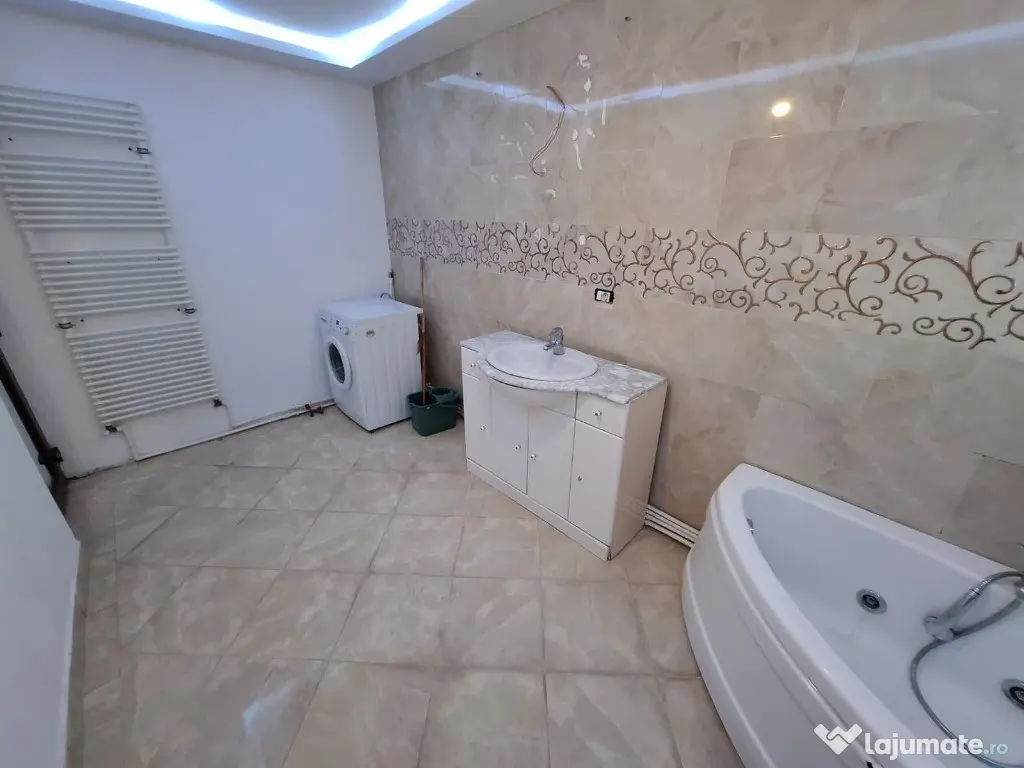 Inchiriez apart 4 camere Parneava - Str. Oituz ID:45325