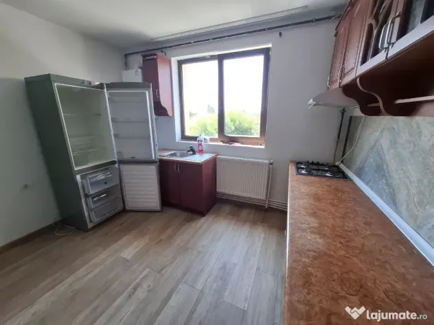 Inchiriez apart 4 camere Parneava - Str. Oituz ID:45325
