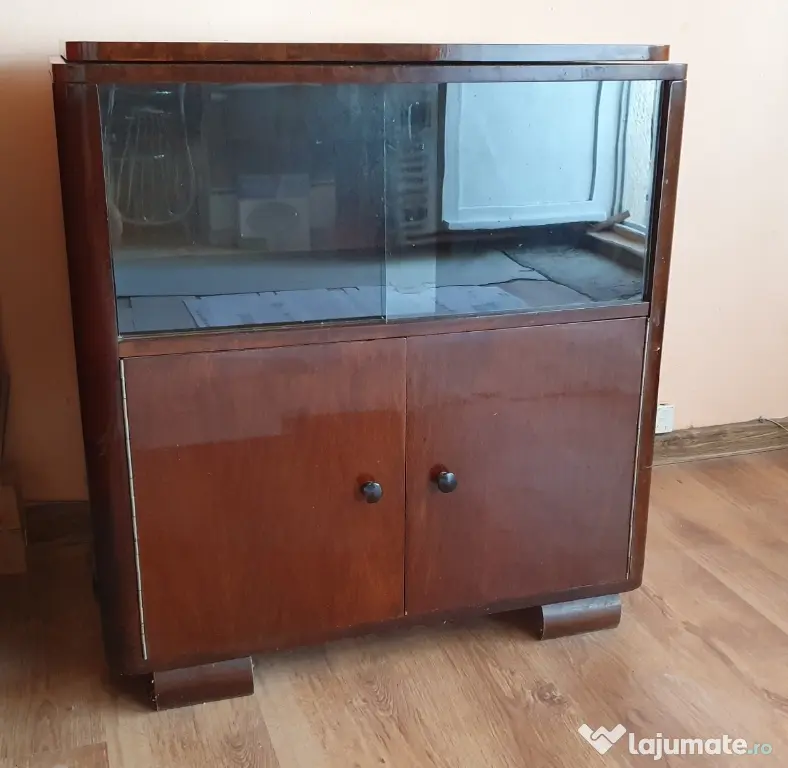 Vând comodă TV cu vitrină