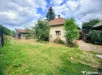 Proprietate cu două case, 145 mp, anexe si teren 1.300 mp,