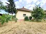 Proprietate cu două case, 145 mp, anexe si teren 1.300 mp, 