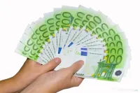 Oferim împrumuturi și investiții pentru a vă ajuta să vă realizați proiectele. 