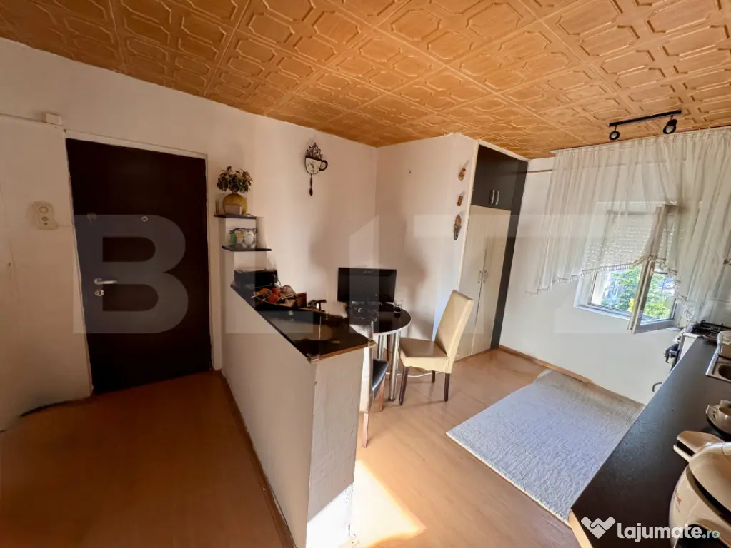 Apartament 2 camere semidecomandat - Cartier Rovine zona Pen