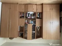 Mobilier de living din PAL melaminat cu decor stejar auriu. 