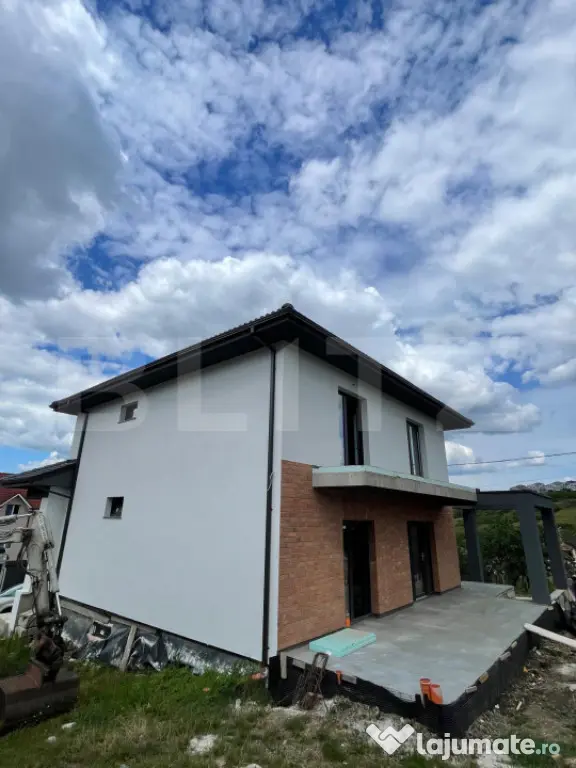 Casă individuală, 200 mp, zona Dezmir