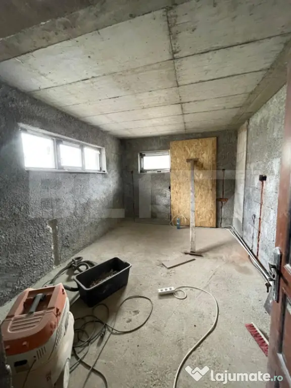 Casă individuală, 200 mp, zona Dezmir