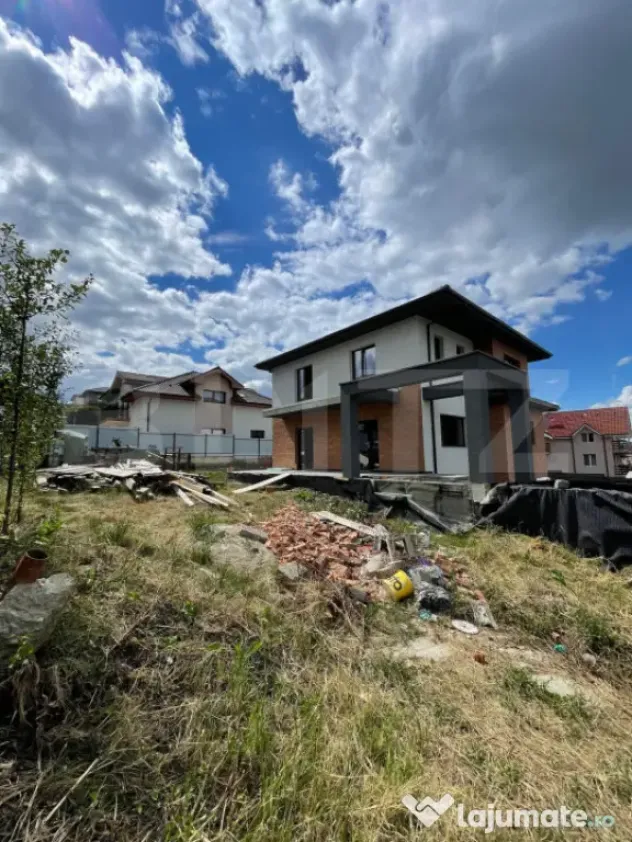 Casă individuală, 200 mp, zona Dezmir