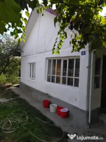 Vand casa în Ghindeni