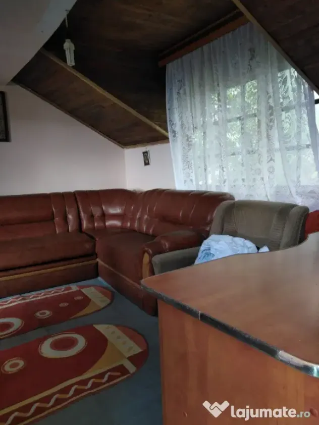 Vand casa în Ghindeni
