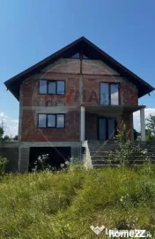 Casă / Vilă cu 6 camere de vânzare 