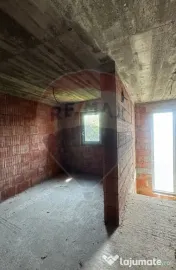 Casă / Vilă cu 6 camere de vânzare 