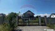 Casă / Vilă cu 6 camere de vânzare 