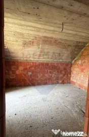 Casă / Vilă cu 6 camere de vânzare 