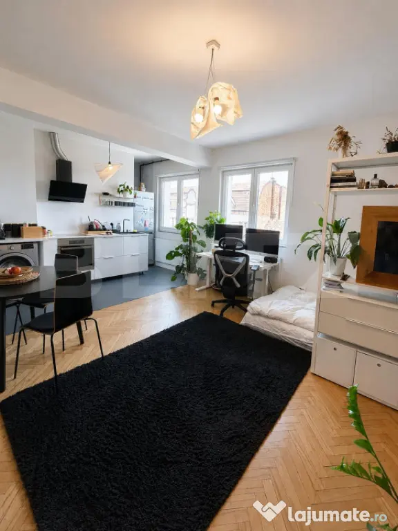Apartament 2 camere, 49 mp, balcon, zona Semicentral