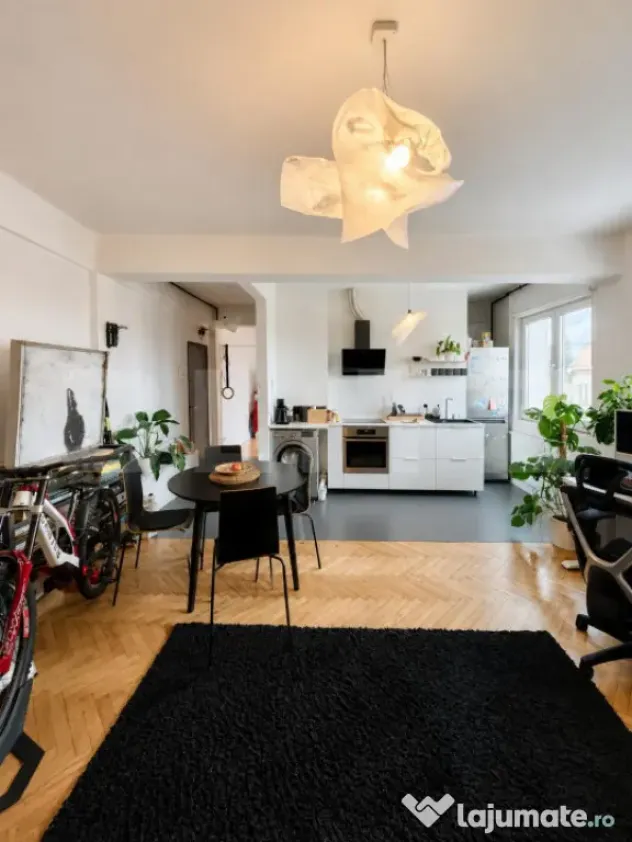 Apartament 2 camere, 49 mp, balcon, zona Semicentral