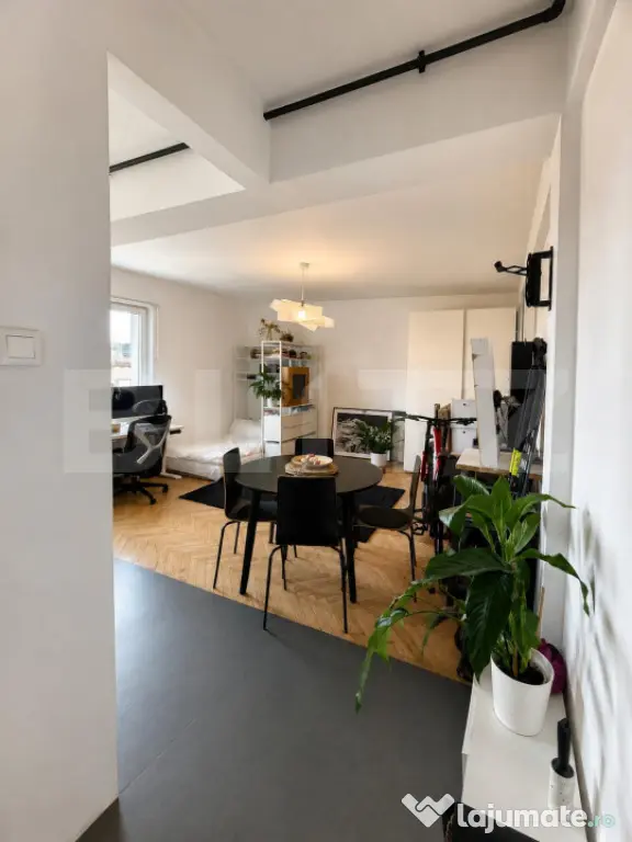 Apartament 2 camere, 49 mp, balcon, zona Semicentral