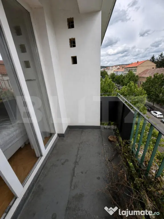 Apartament 2 camere, 49 mp, balcon, zona Semicentral