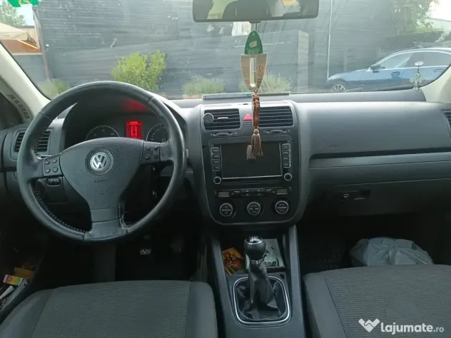 Închiriez auto VW