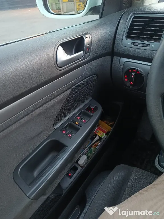 Închiriez auto VW