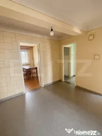Apartament 4 camere, 80 mp, decomandat, zonă centrală - De