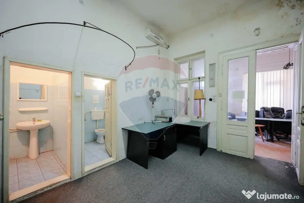 Apartament de vânzare cu 3 camere, str. Cuza Vodă, ultr...