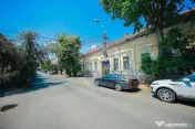 Apartament de vânzare cu 3 camere, str. Cuza Vodă, ultr...