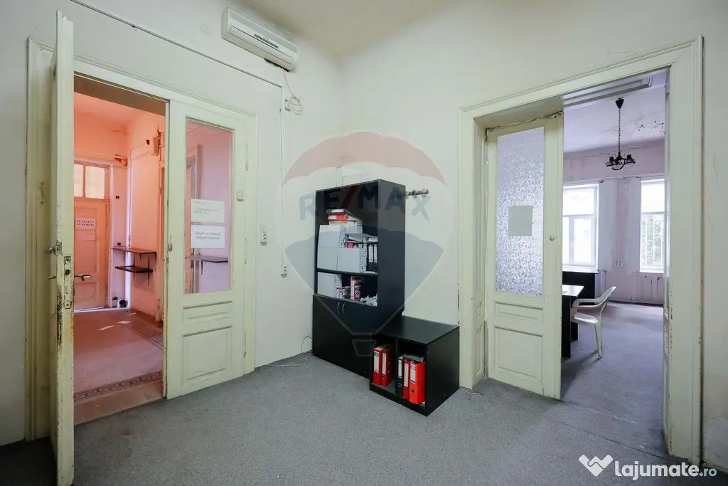 Apartament de vânzare cu 3 camere, str. Cuza Vodă, ultr...