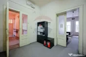 Apartament de vânzare cu 3 camere, str. Cuza Vodă, ultr...