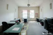 Apartament de vânzare cu 3 camere, str. Cuza Vodă, ultr...