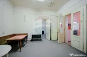 Apartament de vânzare cu 3 camere, str. Cuza Vodă, ultr...